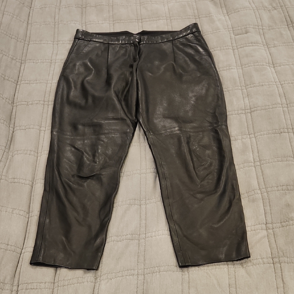 Tibi New York Black Pleated Cropped Leather Pants Size 6! Excellent Condition 🔥